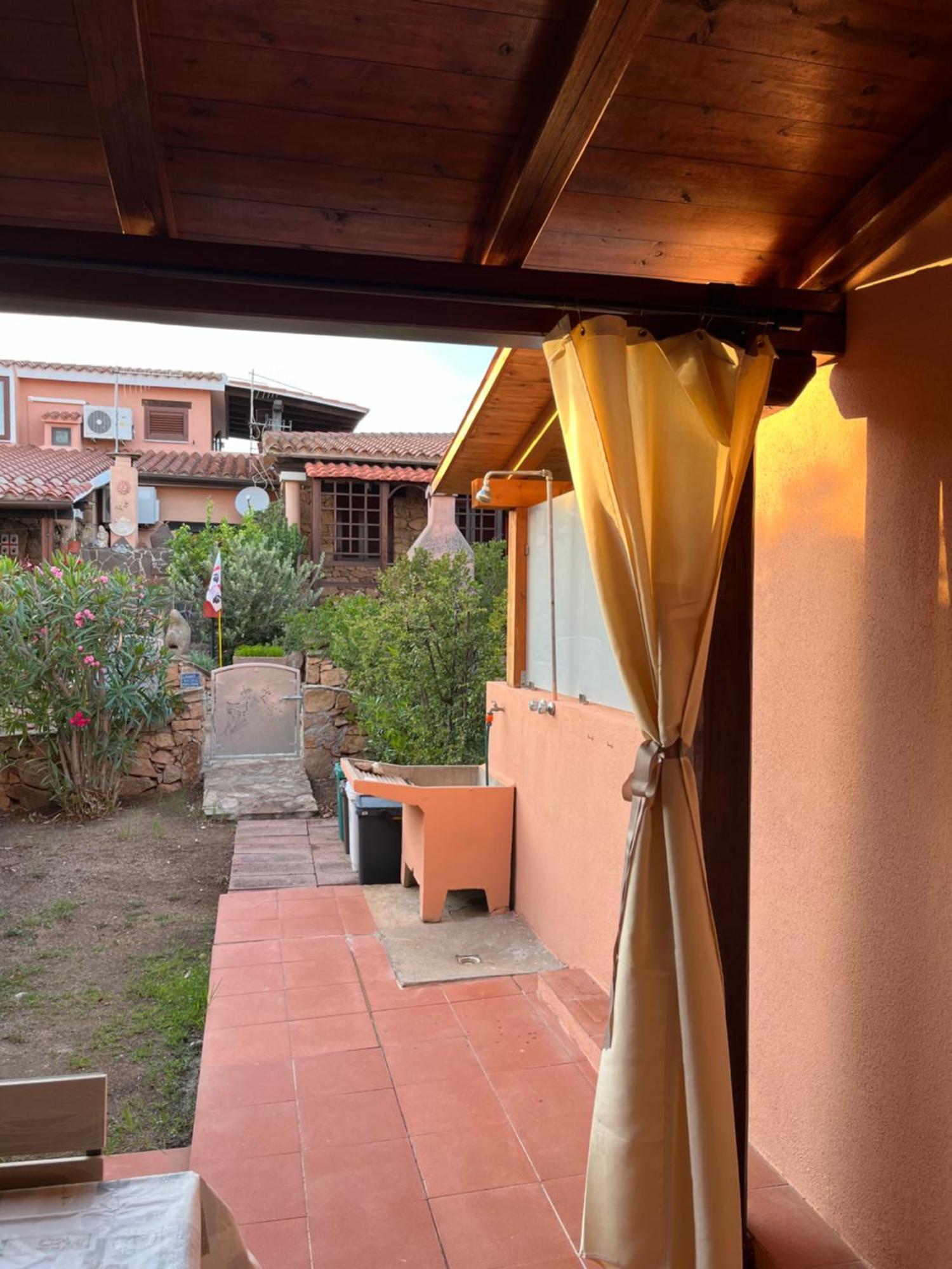 Casa Sviluppata Su Due Piani Con Doppia Veranda E Parcheggio Privato San Teodoro  Εξωτερικό φωτογραφία