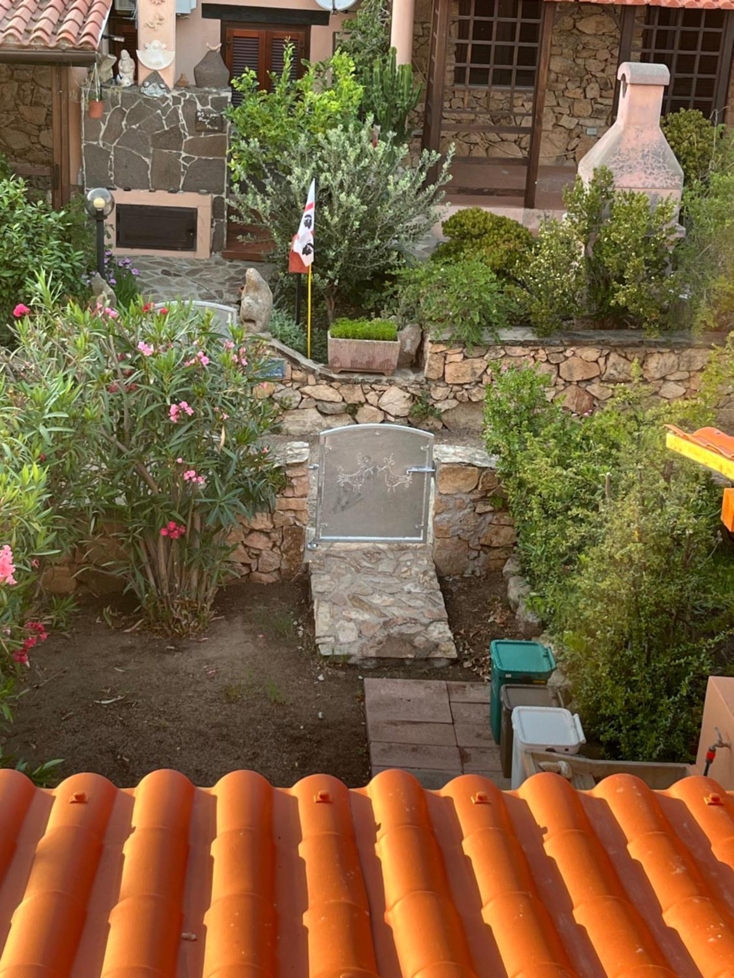 Casa Sviluppata Su Due Piani Con Doppia Veranda E Parcheggio Privato San Teodoro  Εξωτερικό φωτογραφία