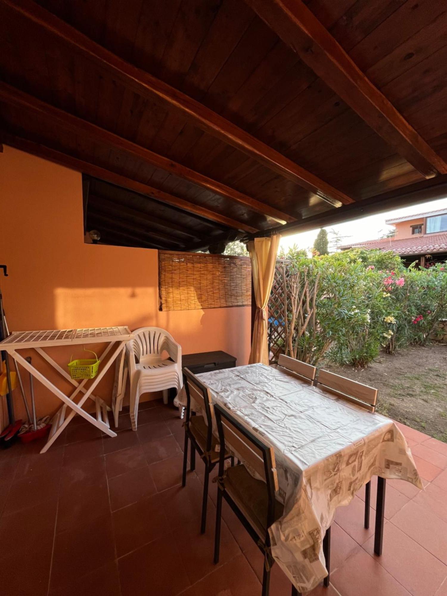 Casa Sviluppata Su Due Piani Con Doppia Veranda E Parcheggio Privato San Teodoro  Εξωτερικό φωτογραφία