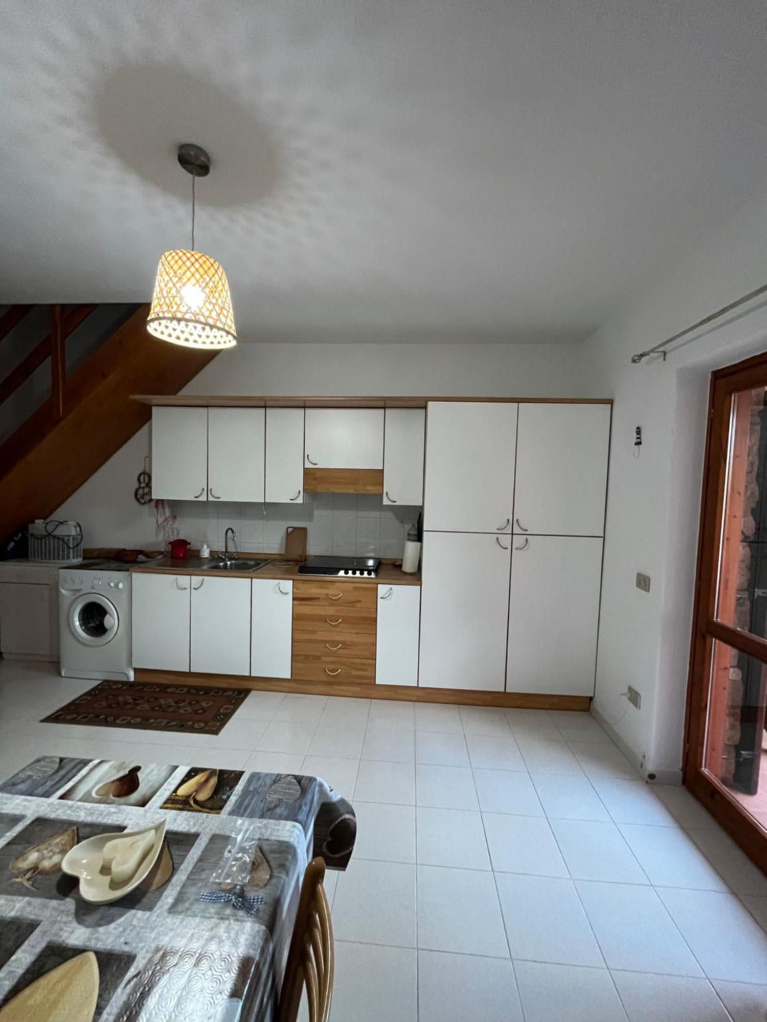 Casa Sviluppata Su Due Piani Con Doppia Veranda E Parcheggio Privato San Teodoro  Εξωτερικό φωτογραφία
