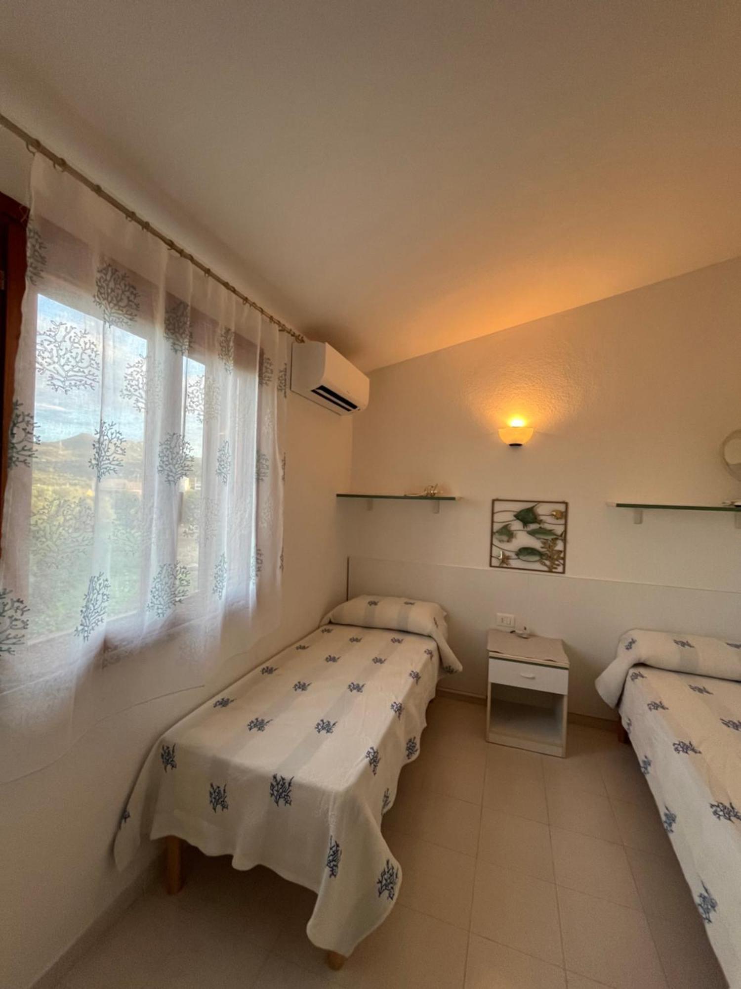 Casa Sviluppata Su Due Piani Con Doppia Veranda E Parcheggio Privato San Teodoro  Εξωτερικό φωτογραφία