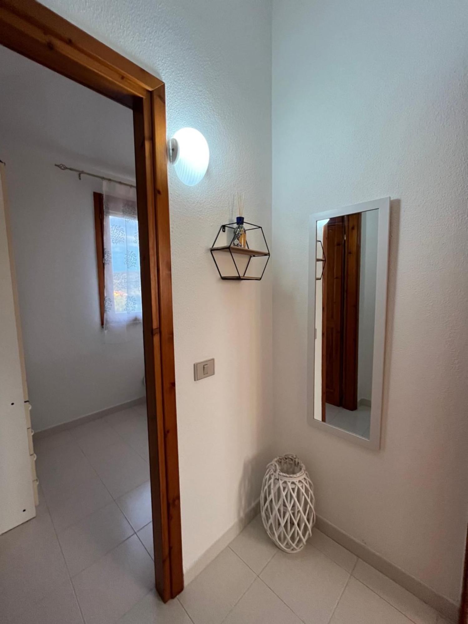 Casa Sviluppata Su Due Piani Con Doppia Veranda E Parcheggio Privato San Teodoro  Εξωτερικό φωτογραφία